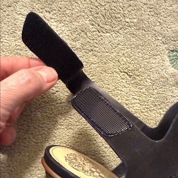 Vince Camuto Black VC-Deverly Heels. SZ9 - Picture 4 of 8